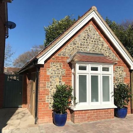 The Coach House 75 Epsom Road Apartman Guildford Kültér fotó